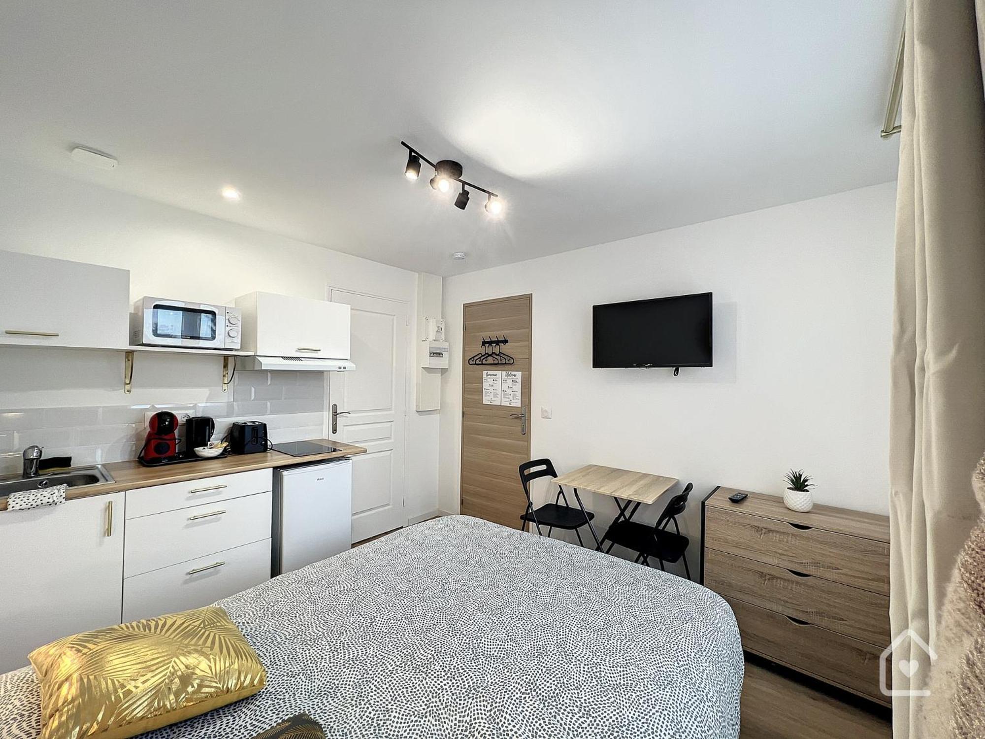 Les Studios D'Elina - Entree Autonome ชาเตลโฮ ภายนอก รูปภาพ